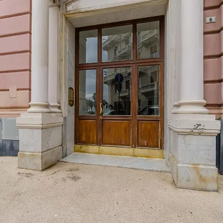 Guesthost - Pegli Comfy *