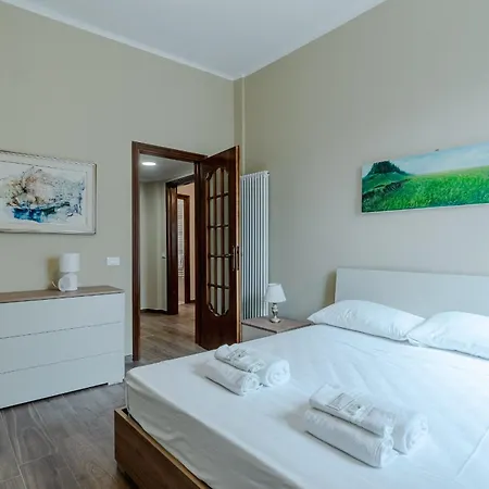 Guesthost - Pegli Comfy Apartamento Génova